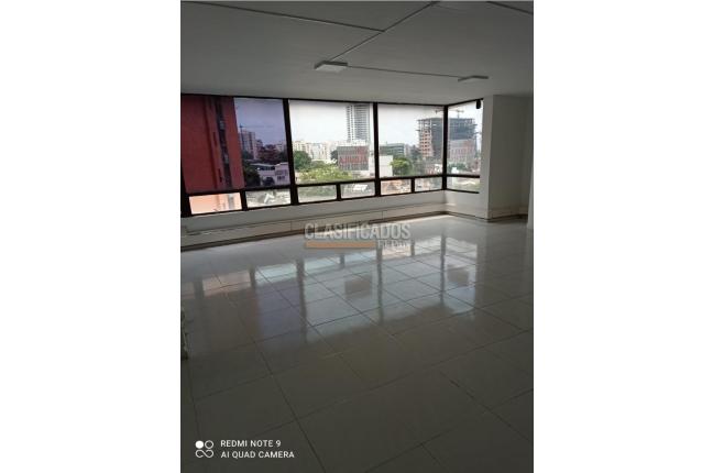 Oficinas y Consultorios, Alquiler en Santa Mónica Norte