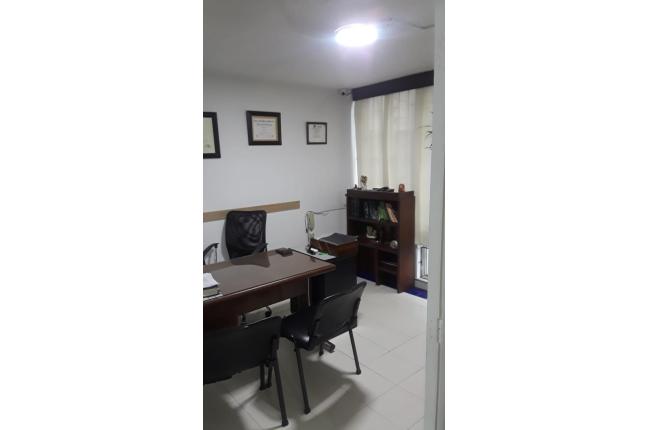 Oficinas y Consultorios, Venta en Ed. José Henao
