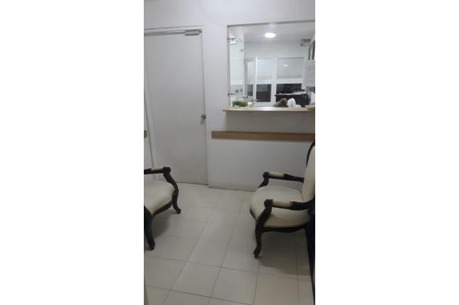 Oficinas y Consultorios, Venta en Ed. José Henao