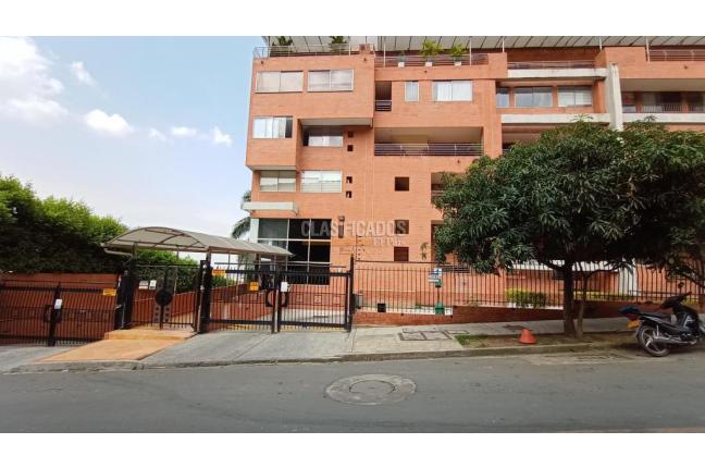 Apartamentos, Venta en Altos Menga