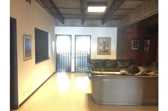 Locales y Bodegas, Venta, Yumbo - $2.500.000.000