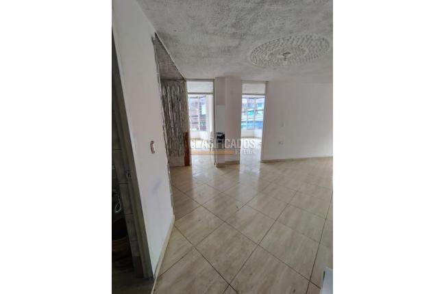 Locales y Bodegas, Alquiler, Mosquera - $2.200.000