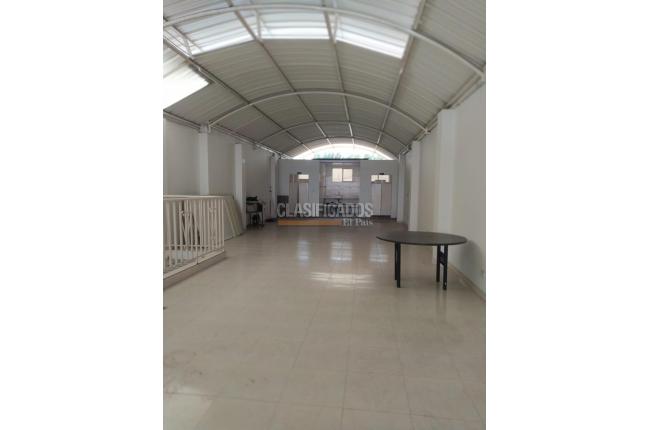 Locales y Bodegas, Venta, San Nicolás - $1.000.000.000