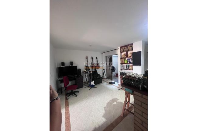 Edificios, Venta, Prados del Norte - $580.000.000