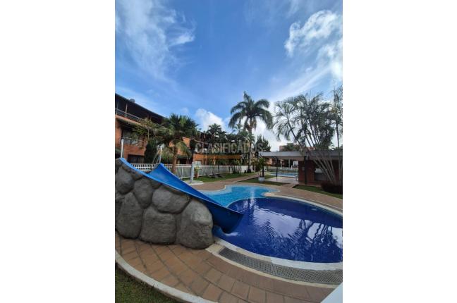 Casas, Venta en San Joaquín