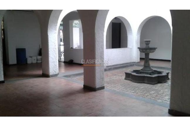 Locales y Bodegas, Venta en Versalles