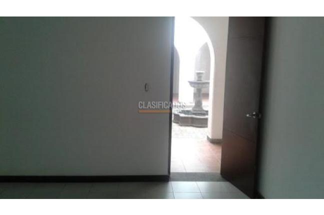 Locales y Bodegas, Venta, Versalles - $3.000.000.000