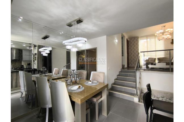 Casas, Alquiler en Ciudad Melendez