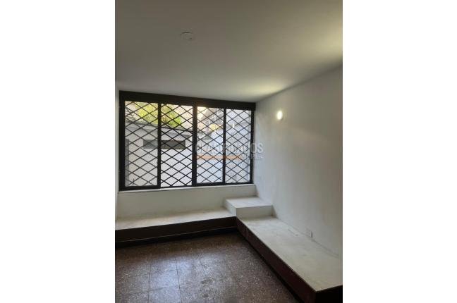 Casas, Alquiler, Santa Isabel - $7.000.000