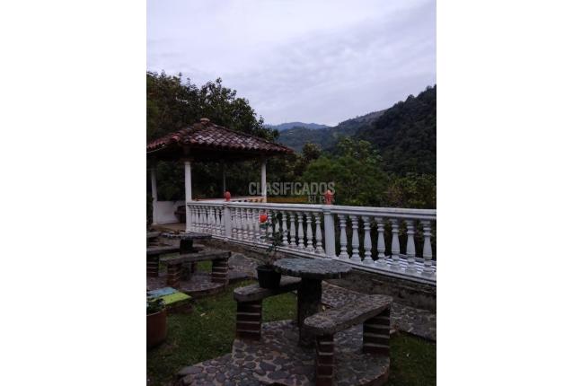 Fincas y Casas Campestres, Venta, Cristo Rey - $450.000.000