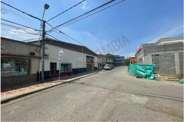 Locales y Bodegas, Alquiler, Primitivo Crespo - $15.000.000