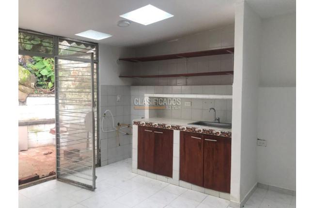 Casas, Venta, Granada - $1.100.000.000