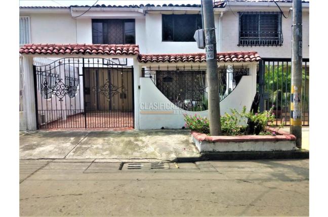 Casas, Venta en Prados del Norte