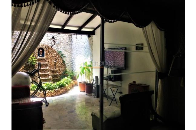 Casas, Venta en Prados del Norte