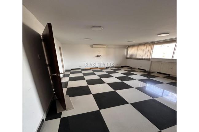 Oficinas y Consultorios, Venta en Santa Mónica Residencial