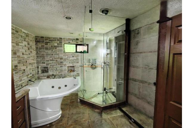 Casas, Venta, Montebello - $1.096.000.000