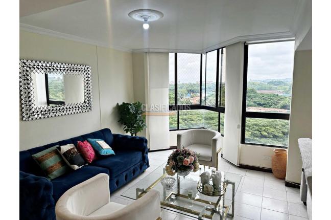 Apartamentos, Venta en Las Quintas de Don Simón