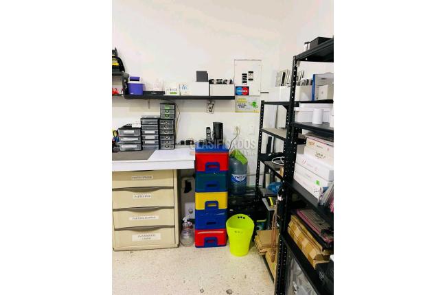 Locales y Bodegas, Alquiler, Ciudad Jardín - $2.500.000