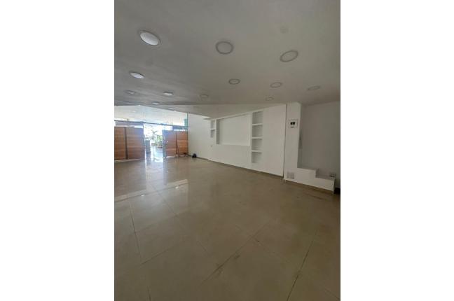 Locales y Bodegas, Alquiler, Centro Ccial Palmetto - $5.000.000