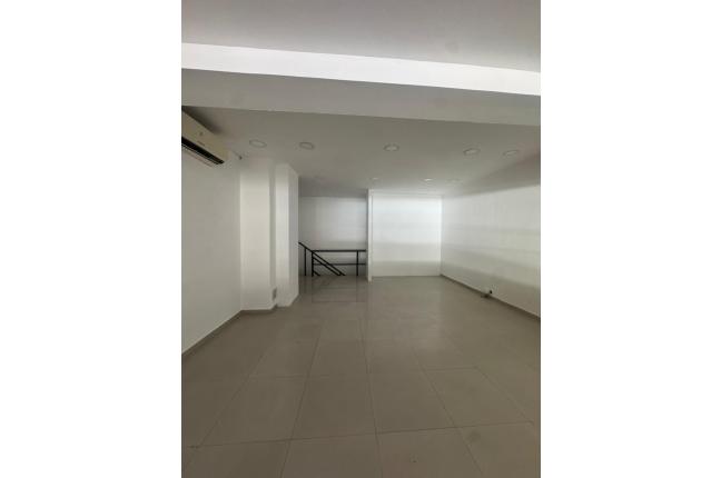 Locales y Bodegas, Alquiler, Centro Ccial Palmetto - $5.000.000