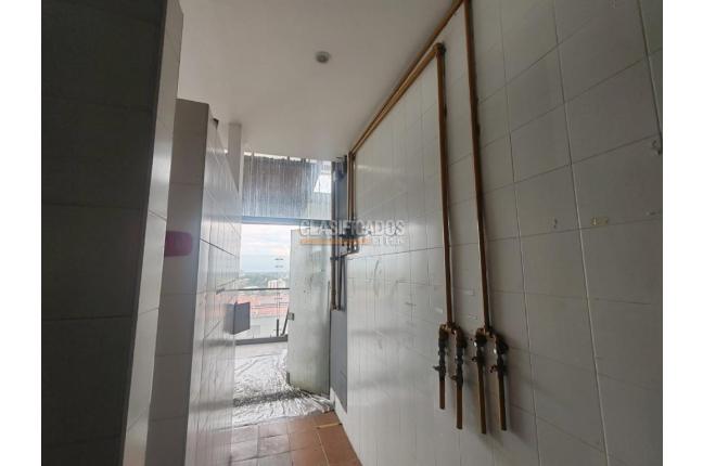 Locales y Bodegas, Alquiler, Chipichape - $18.000.000