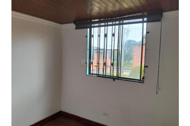 Casas, Alquiler, Bogotá - $1.560.000