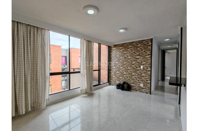 Apartamentos, Alquiler, Soacha - $880.000