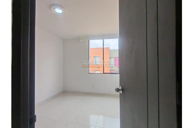 Apartamentos, Alquiler, Soacha - $880.000