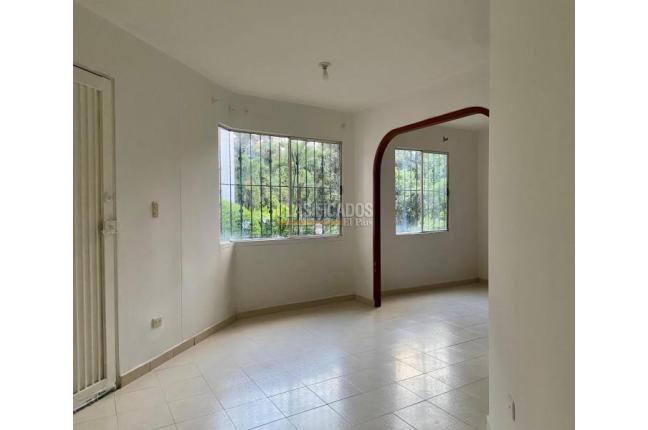 Apartamentos, Alquiler, Álamos - $1.200.000