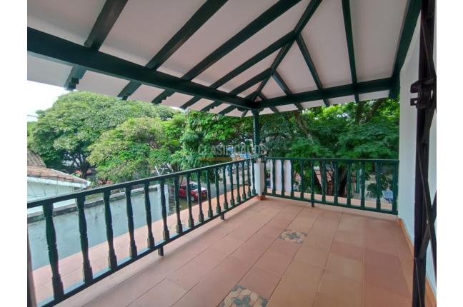 Oficinas y Consultorios, Alquiler, Versalles - $1.800.000