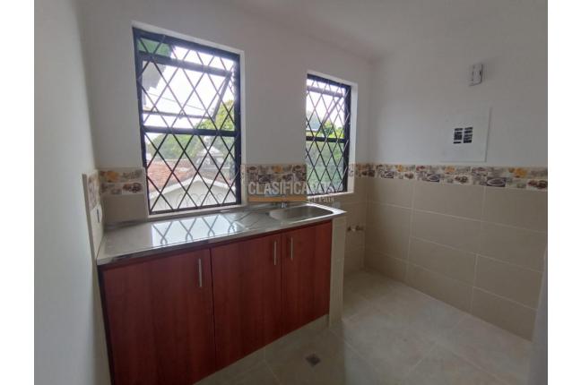 Oficinas y Consultorios, Alquiler, Versalles - $1.800.000