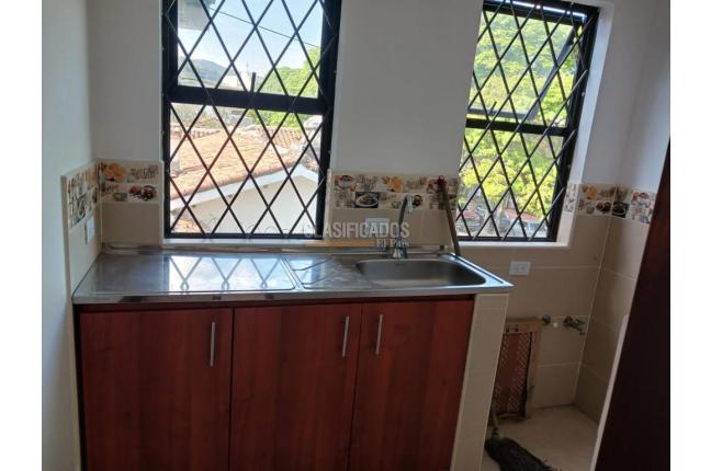 Oficinas y Consultorios, Alquiler, Versalles - $1.800.000