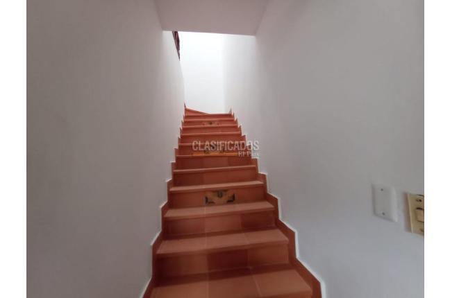 Oficinas y Consultorios, Alquiler, Versalles - $1.800.000