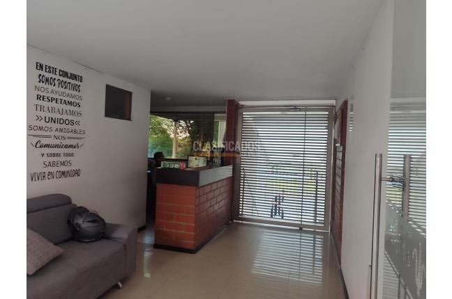 Apartamentos, Alquiler, La Hacienda - $2.200.000