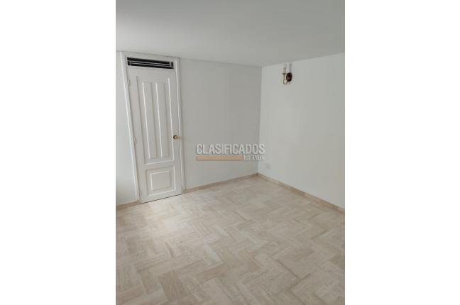 Casas, Alquiler, Miraflores - $8.000.000