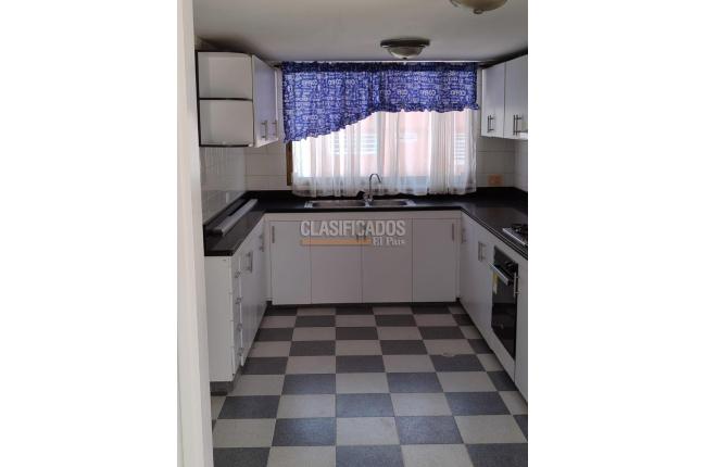 Casas, Alquiler, Miraflores - $8.000.000