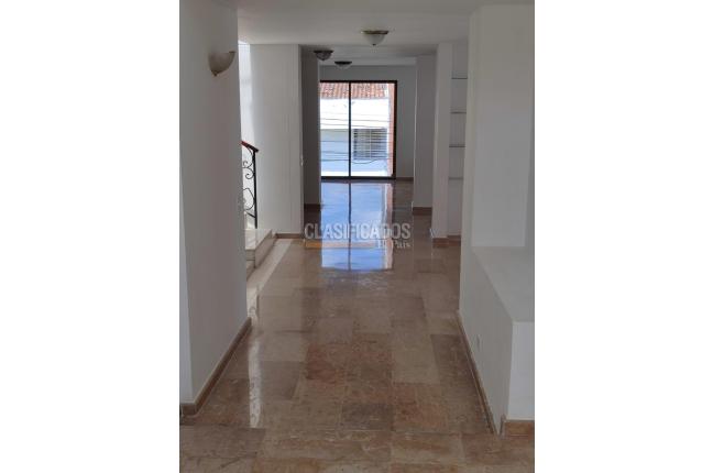 Casas, Alquiler, Miraflores - $8.000.000