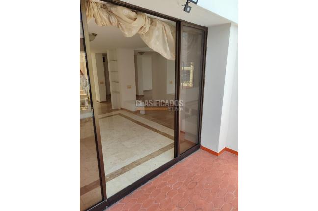 Casas, Alquiler, Miraflores - $8.000.000