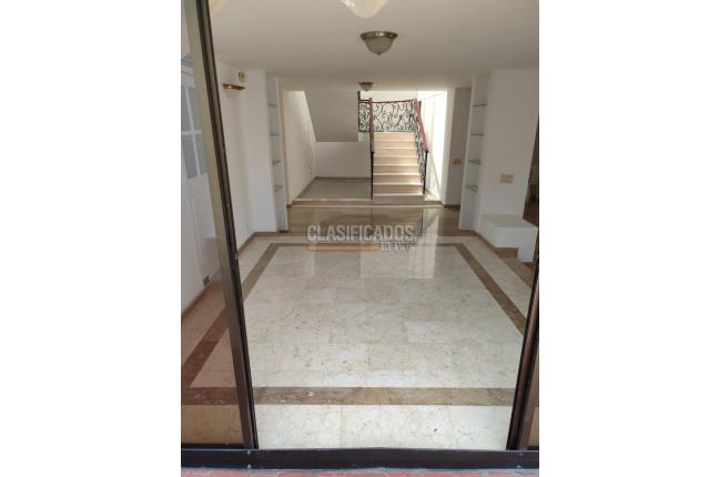Casas, Alquiler, Miraflores - $8.000.000