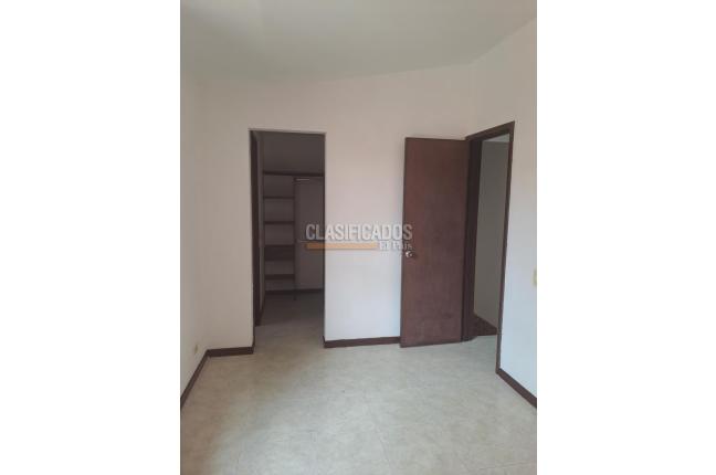 Casas, Alquiler, La Espadaña - $2.100.000