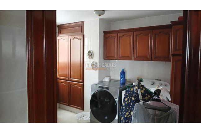 Apartamentos, Alquiler, Cristales - $15.000.000