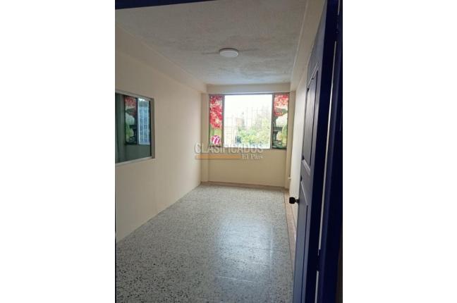 Locales y Bodegas, Alquiler, Bogotá - $2.500.000