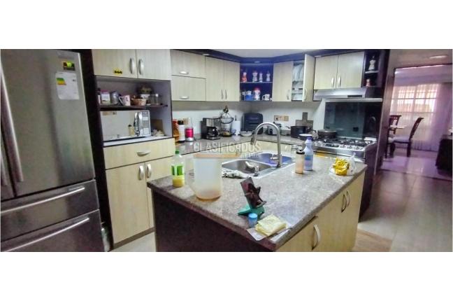 Casas, Venta, La Merced - $880.000.000