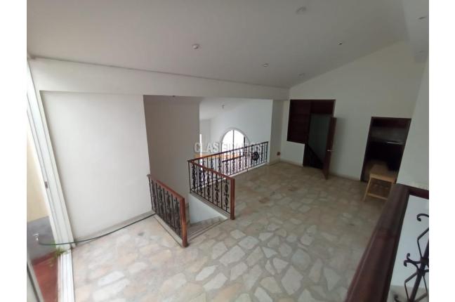 Casas, Alquiler, Miraflores - $5.500.000