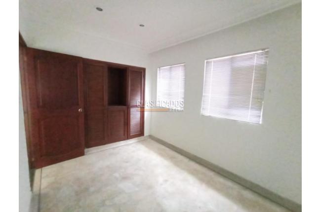 Casas, Alquiler, Miraflores - $5.500.000