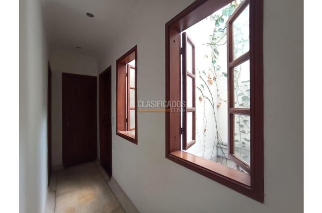 Casas, Alquiler, Miraflores - $5.500.000