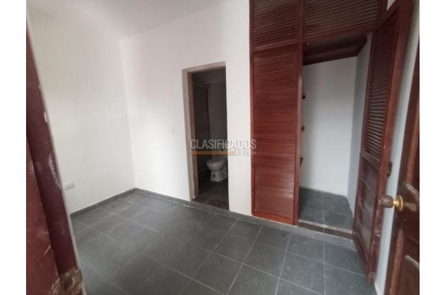 Casas, Alquiler, Miraflores - $5.500.000