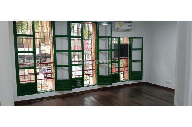 Oficinas y Consultorios, Alquiler, Versalles - $3.500.000