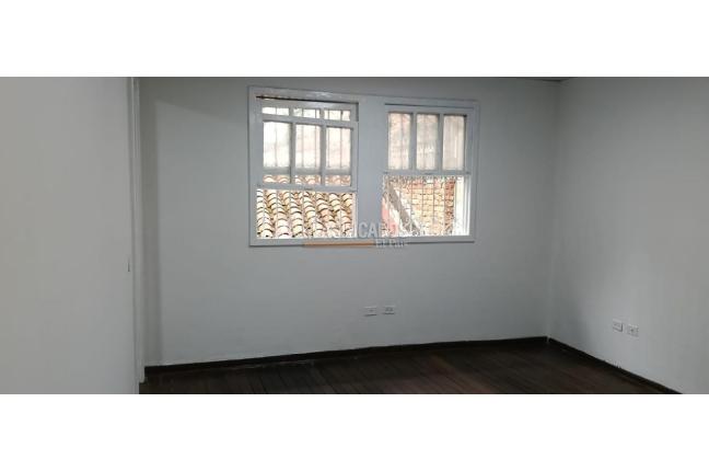 Oficinas y Consultorios, Alquiler, Versalles - $3.500.000