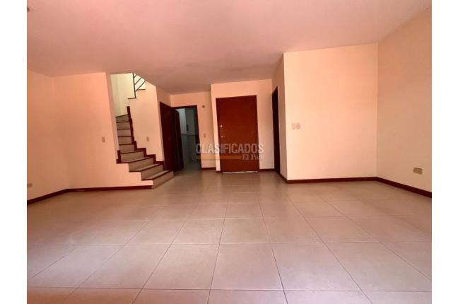 Casas, Venta en La Hacienda